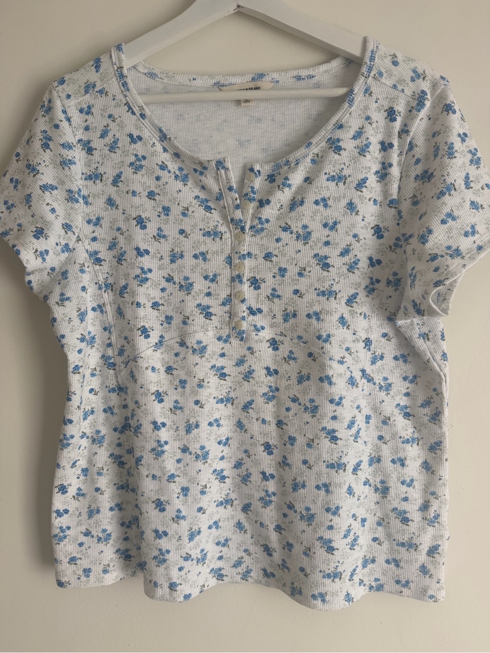 Lucky Brand Women’s White Floral Henley Tee with Blue Print